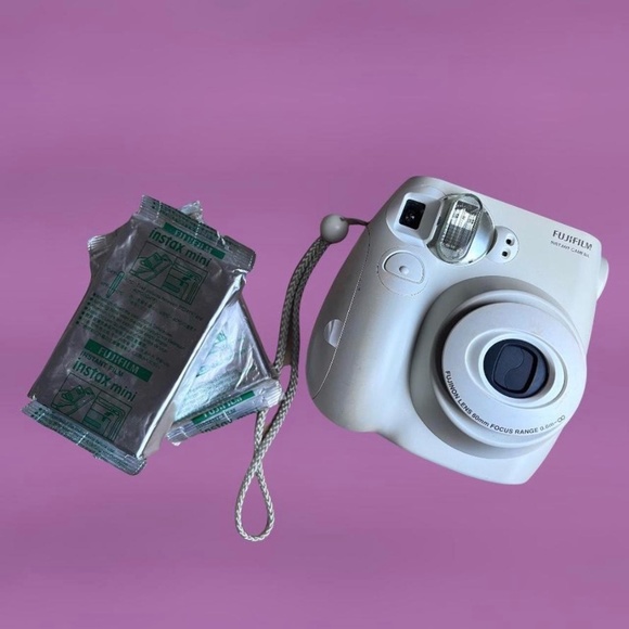 Fujifilm Other - Fujifilm Instax Mini 7S (Film Included)